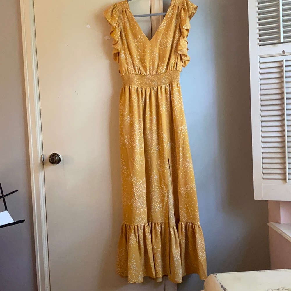 Long yellow dress